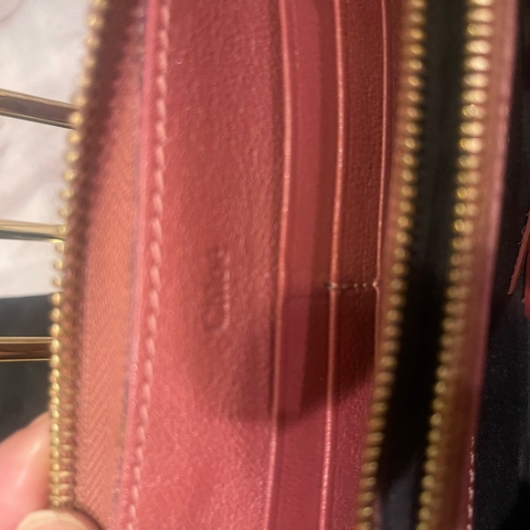 GUC Chloe signature bow zippy wallet - Picture 8 of 10